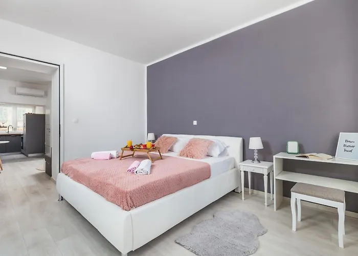 Lucia Apartament *